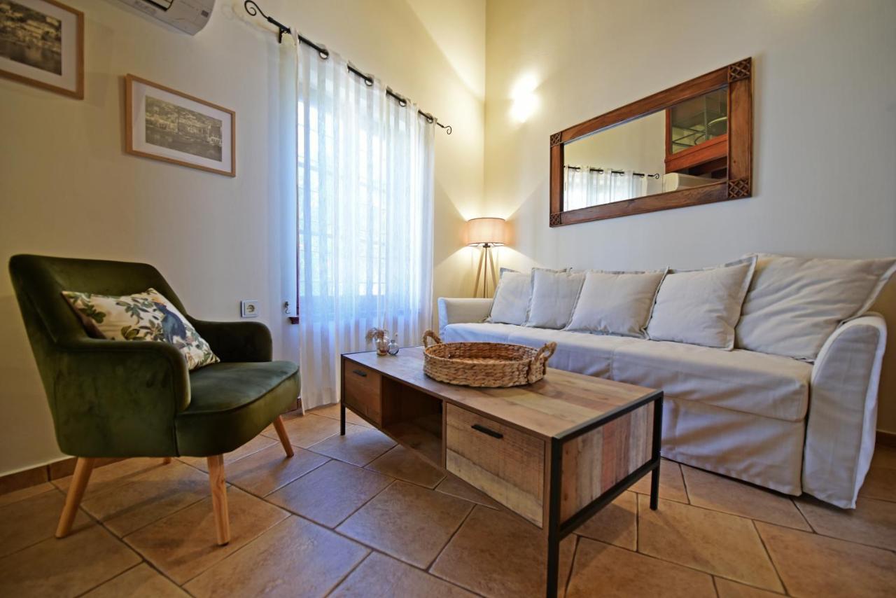 Unique Luxury Suites هيدرا المظهر الخارجي الصورة