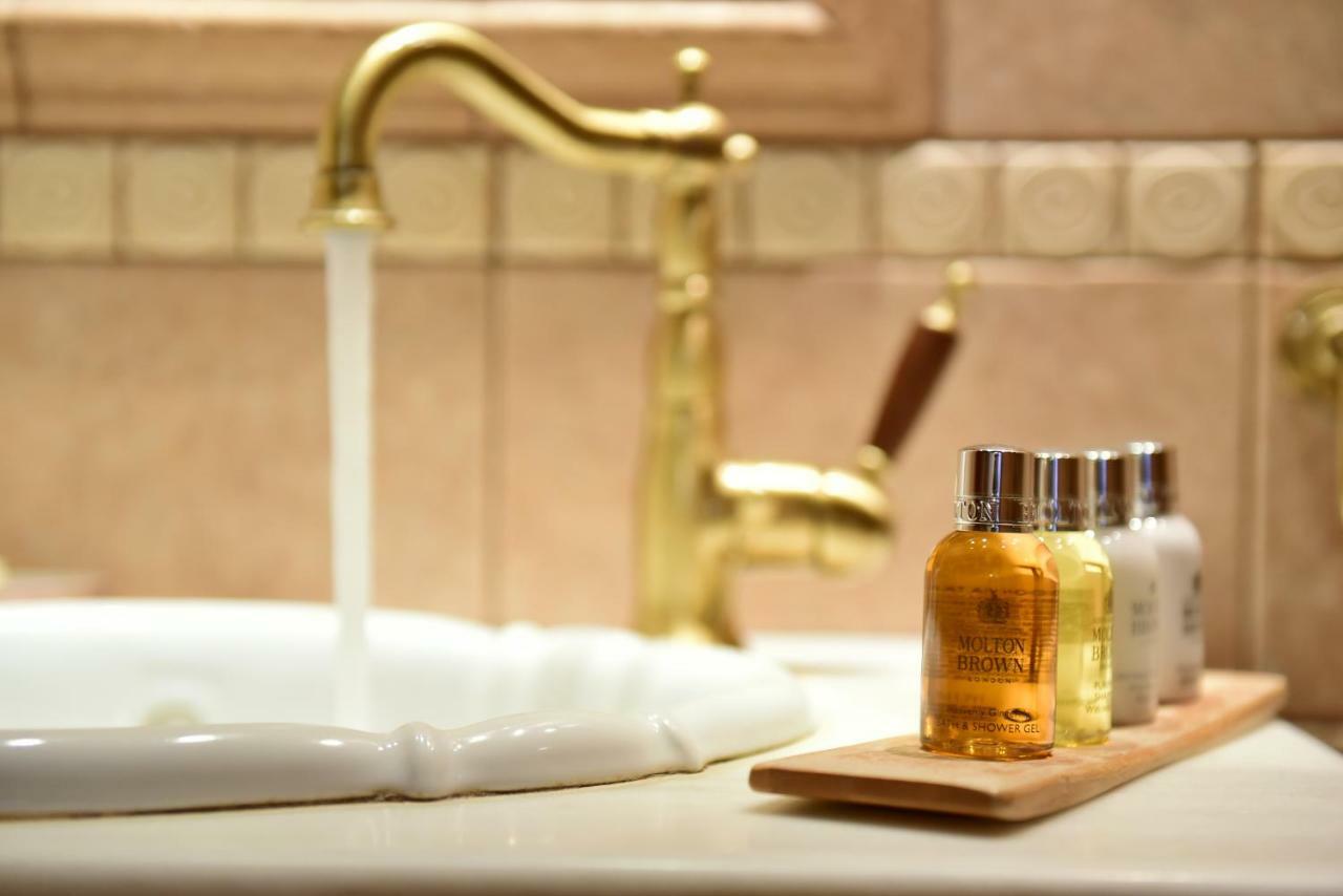 Unique Luxury Suites هيدرا المظهر الخارجي الصورة