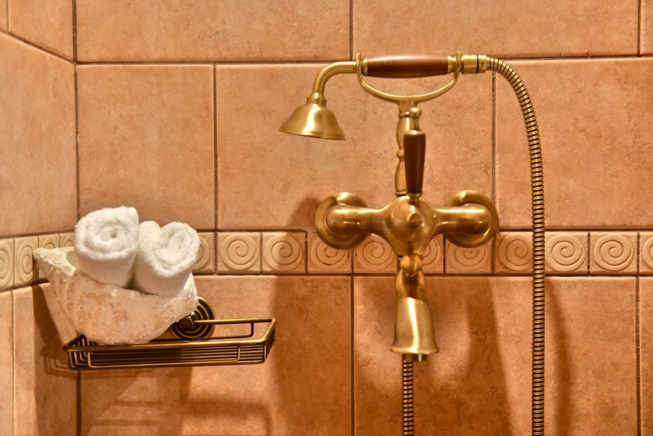 Unique Luxury Suites هيدرا المظهر الخارجي الصورة
