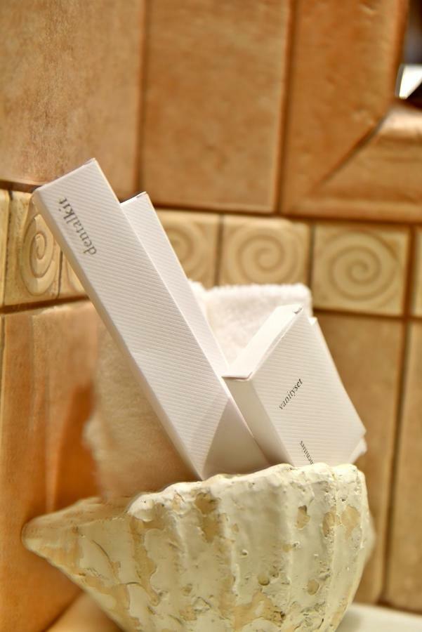 Unique Luxury Suites هيدرا المظهر الخارجي الصورة