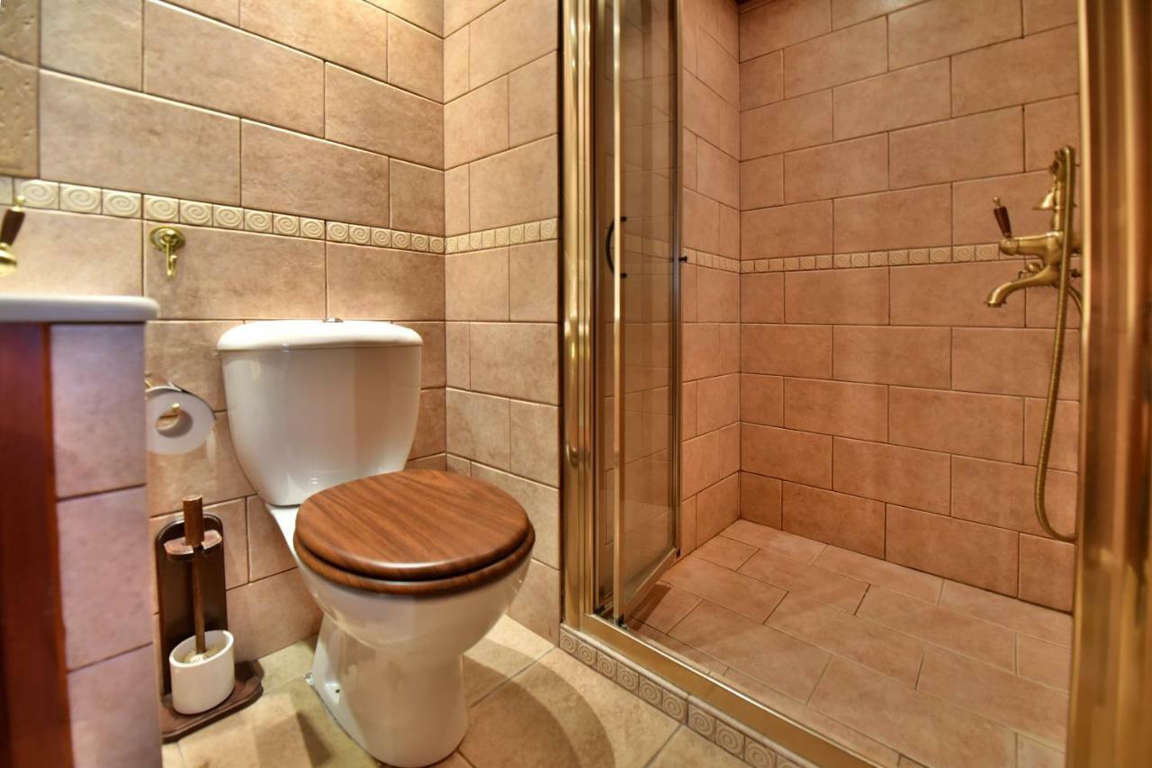 Unique Luxury Suites هيدرا المظهر الخارجي الصورة
